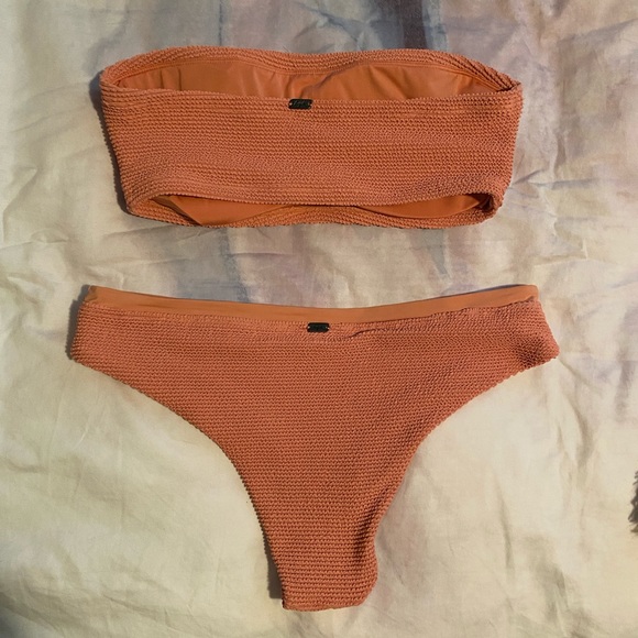 Cheeky bandeau bikini - Picture 2 of 4